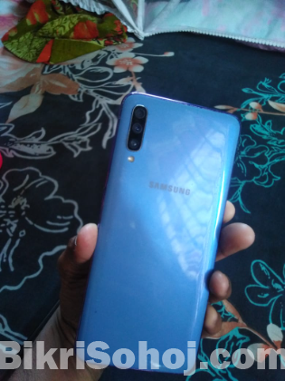 Samsung A70 (6/128)
